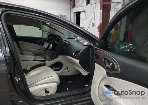 2015 Chrysler 200 C z USA, uszkodzony, nr VIN 1C3CCCCB7FN645828